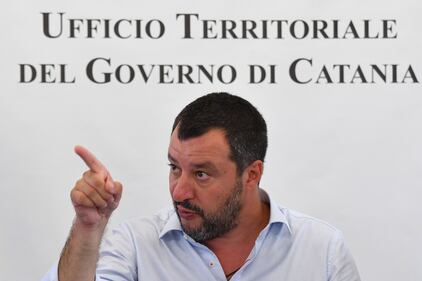Il cara di Mineo chiude i battenti, Salvini: "Qui vince la legalità" 9