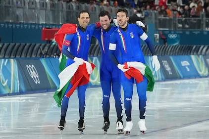 La storica impresa degli azzurri nel pattinaggio: guarda le foto 20