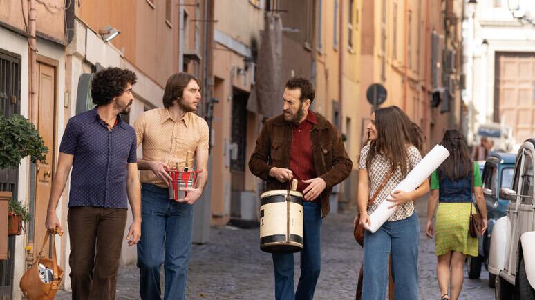 Non ci resta che il crimine, la nuova serie Sky con Marco Giallini è da non perdere