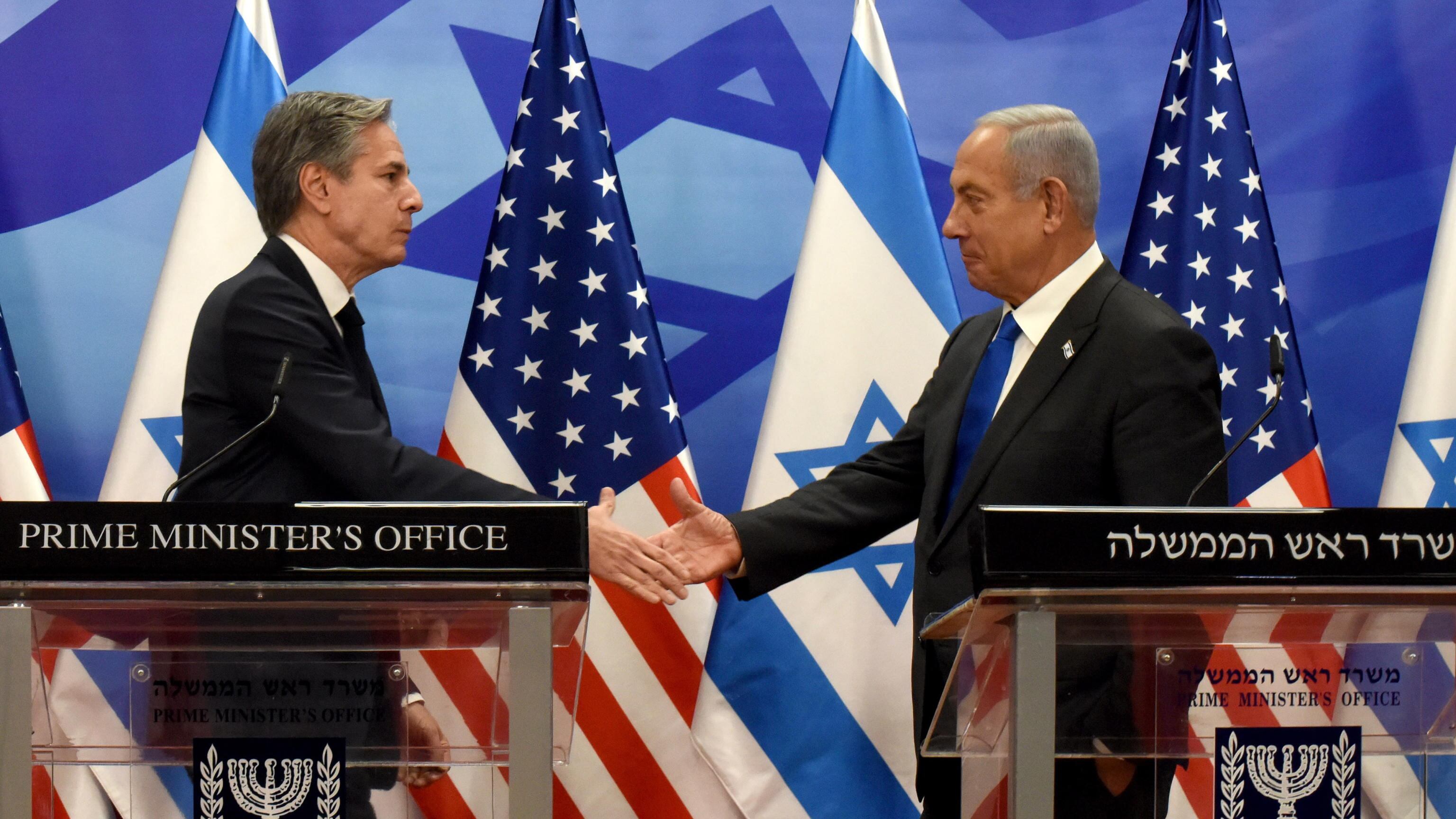Scatta un nuovo raid in Siria Blinken vola da Netanyahu. "Mai armi nucleari all'Iran"