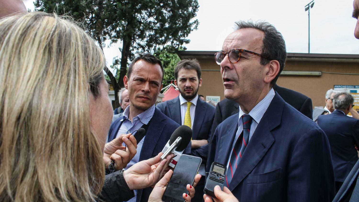 Parisi vede i colonnelli e il leader lo benedice: "È bravo, ora aiutatelo"