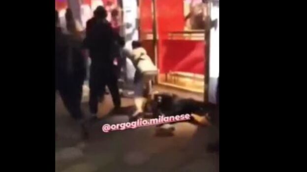 Milano violenta, inseguito e picchiato da 10 coetanei