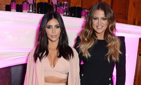 Kim e Khloe Kardashian, sfida di lati b 28