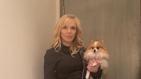 Courtney Love attacca la famiglia dell'OxyContin: "Sono pulita, non mi venderò a loro"