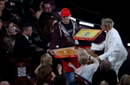 Pizza e selfie, l'Oscar di Ellen Degeneres 5