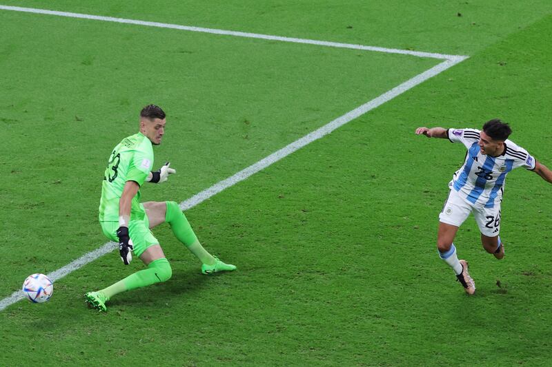 Nahuel Molina segna lo 0-1 in Olanda-Argentina