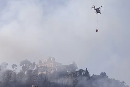 Case evacuate a Monte Mario ed elicottero antincendio all'opera: paura a Roma 7