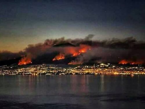 Incendi in Campania, l'Apocalisse sul Vesuvio