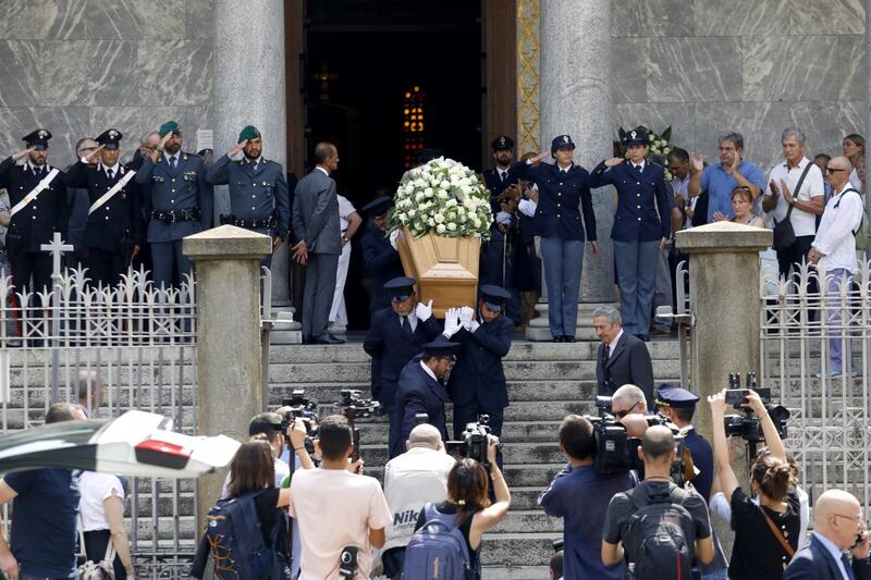 Carabiniere ucciso a coltellate, mille persone per l'ultimo saluto 7