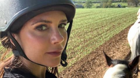 Victoria Beckham: "Io vittima di bullismo insegno ai miei figli ad amare le donne"