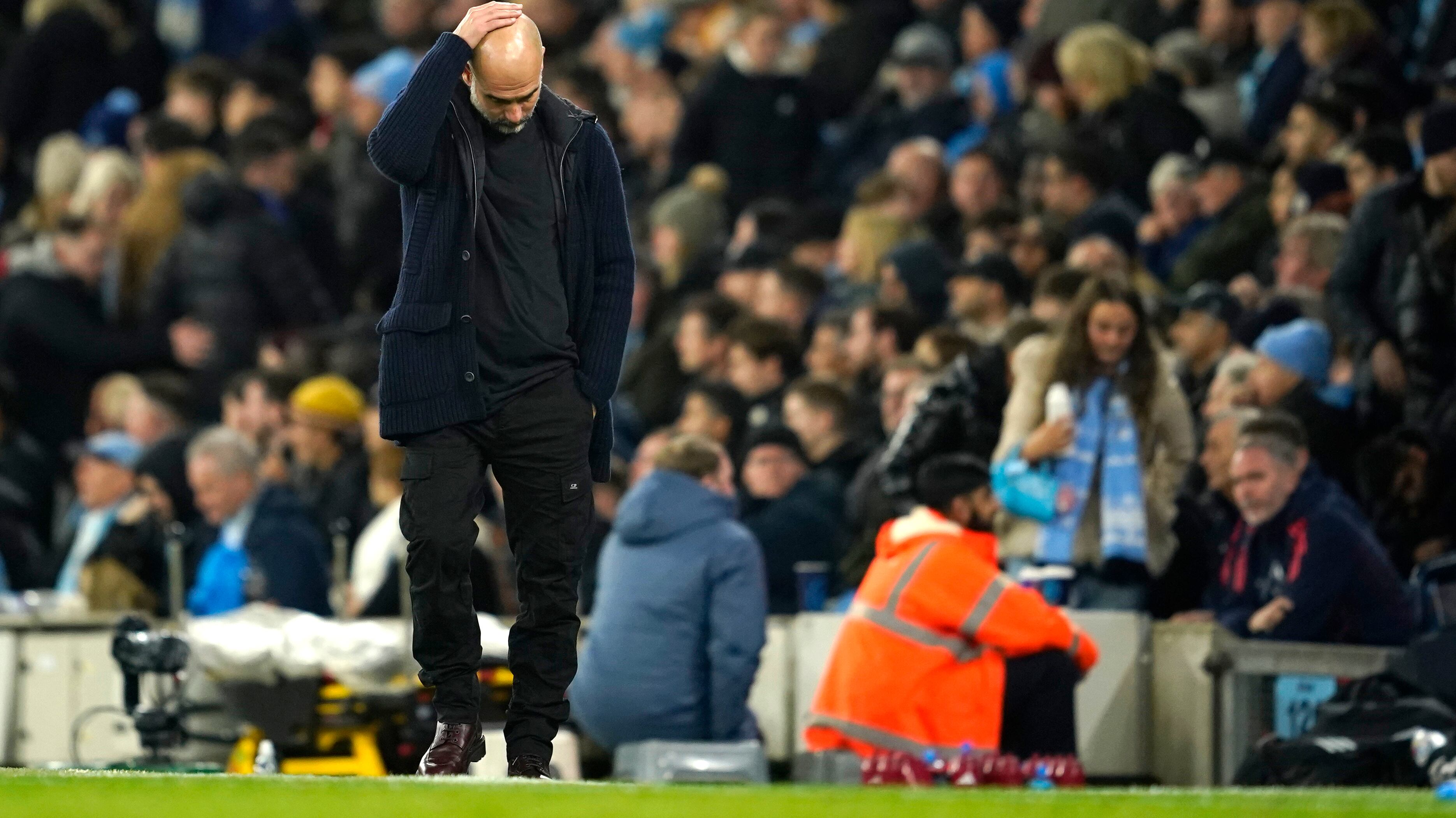 "Non sono abbastanza bravo": mea culpa di Guardiola dopo la sconfitta nel derby di Manchester