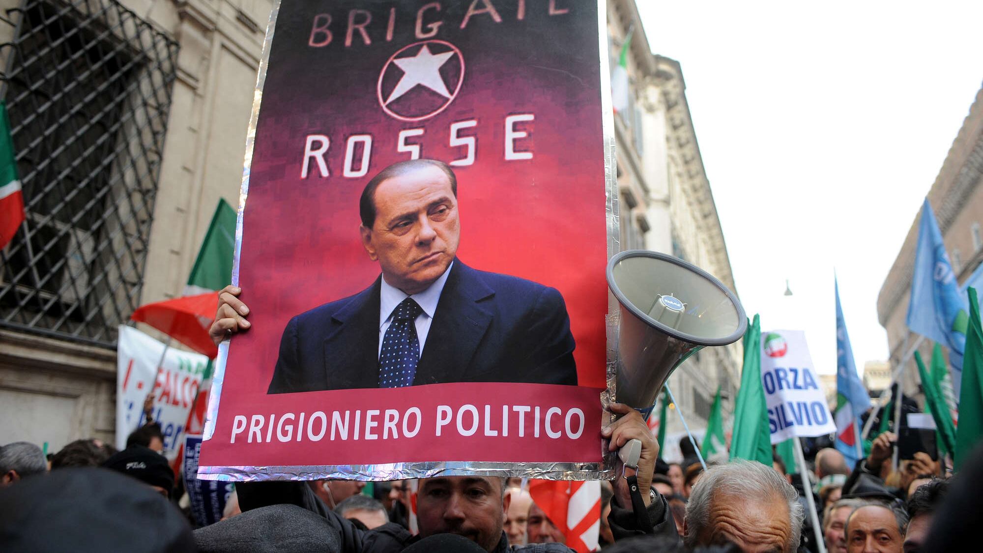 L'Anm vuol zittire Silvio: "Non può paragonare la magistratura alle Br"