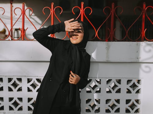 La sfida delle iraniane contro l'hijab. Scatta la repressione degli ayatollah