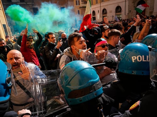 Strigliata di chef Vissani: "Il governo si sbrighi o scoppia la rivoluzione"