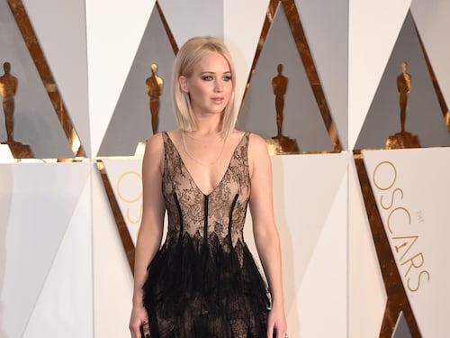 Oscar 2016, il ''nude look'' di Jennifer Lawrence