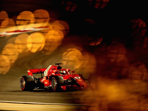 Gp Bahrain, prima fila tutta Ferrari: pole di Vettel davanti a Raikkonen
