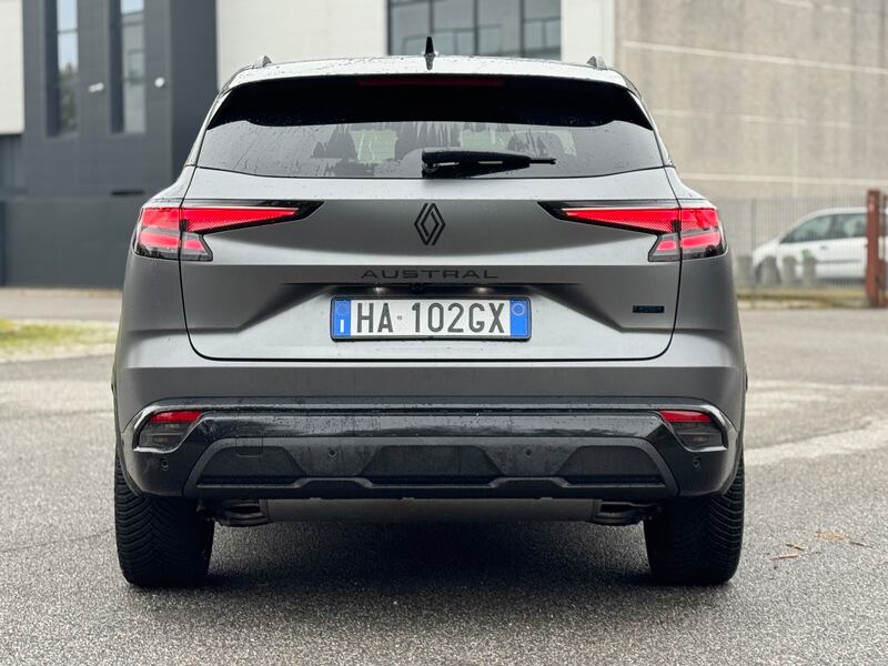Renault Austral full hybrid: si aggiorna con il restyling 2026, la gallery del SUV francese 9