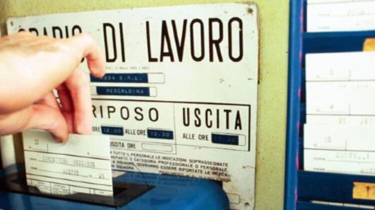 Gps per controllare i dipendenti: il nuovo sistema di badge che spia i lavoratori