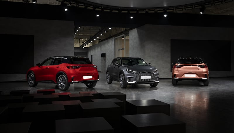 Le foto del nuovo Lexus LBX ibrido 16