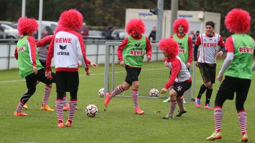 Bundesliga, allenamento in tenuta da Carnevale 5
