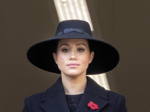 Meghan Markle nella bufera per il cappotto di Stella McCartney cucito dagli operai