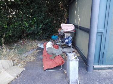 Degrado a San Pietro tra sporcizia, rom e clochard 26