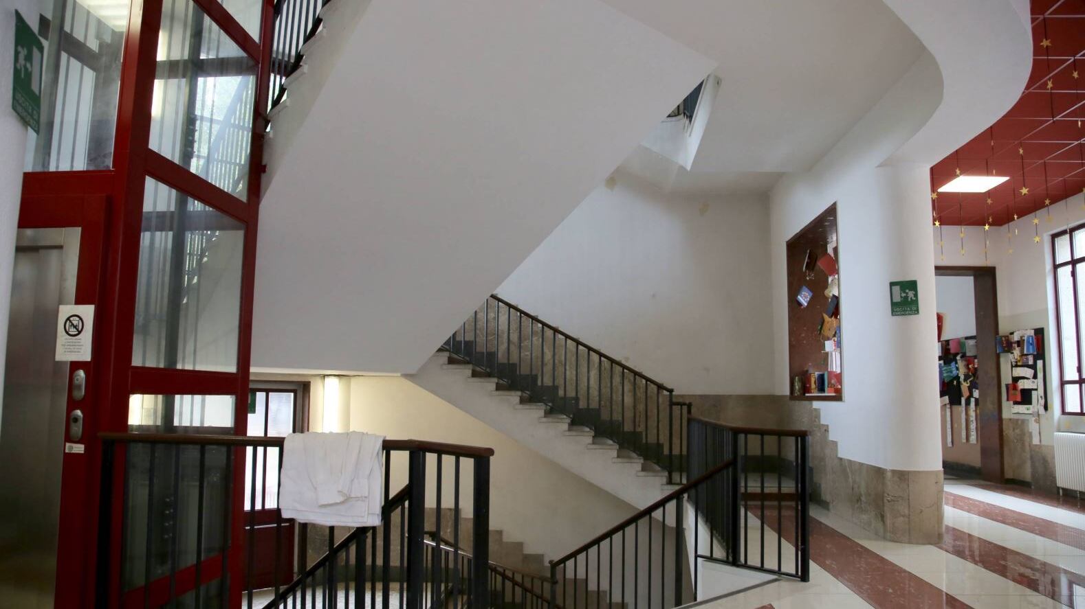 Morto il bimbo di 5 anni precipitato dalle scale