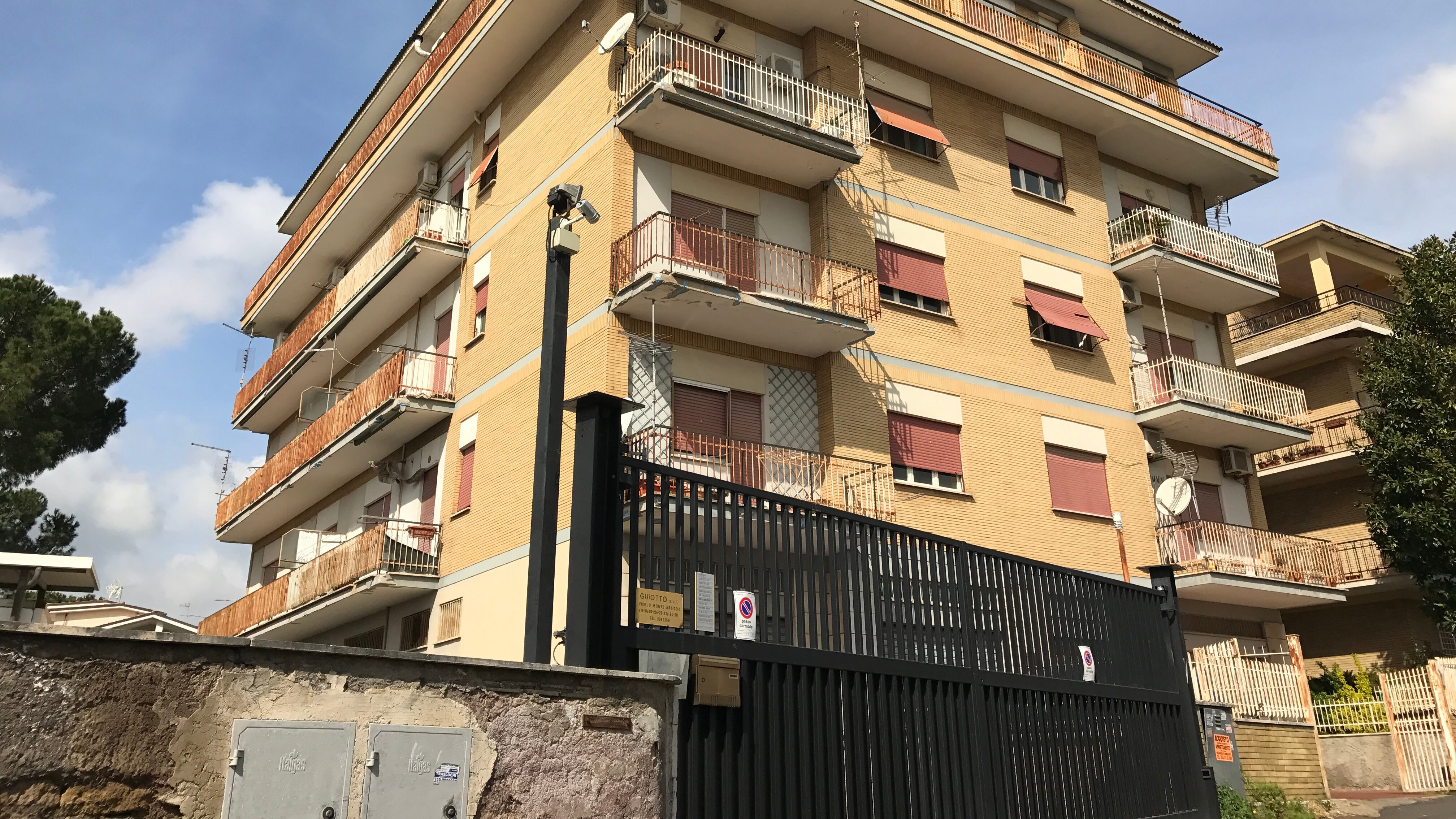 Roma, hanno vinto i residenti: il centro migranti di Monte Arsiccio no si farà