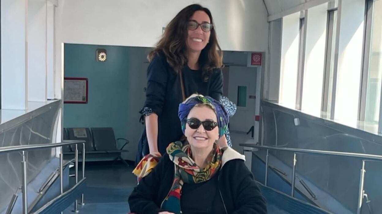 Enrica Bonaccorti, le ultime parole sui social: "Ho ripreso a respirare la vita quando ho smesso di nascondermi". Come sta la conduttrice