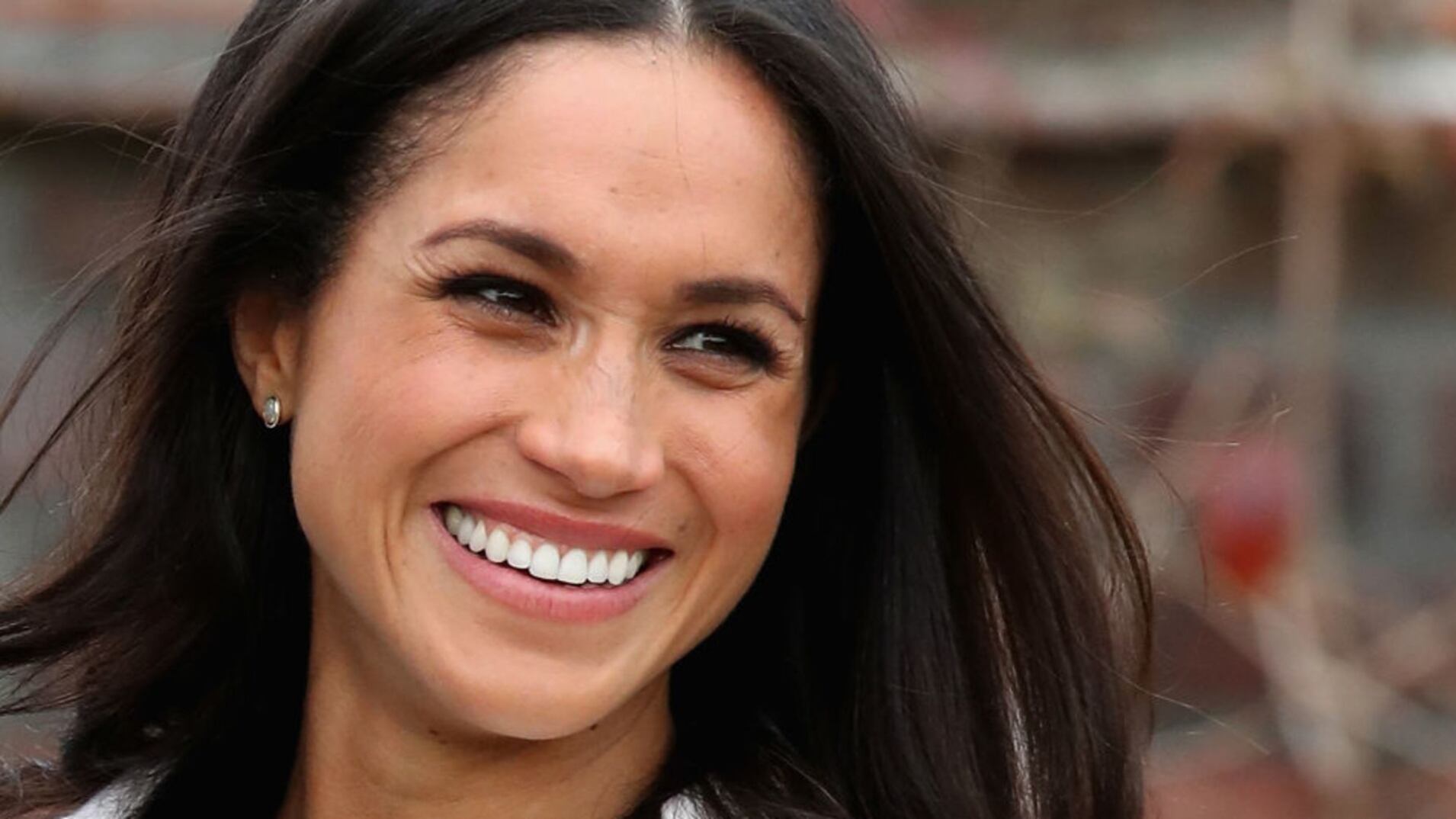 Meghan Markle, lingua biforcuta anche con la cugina Eugenie
