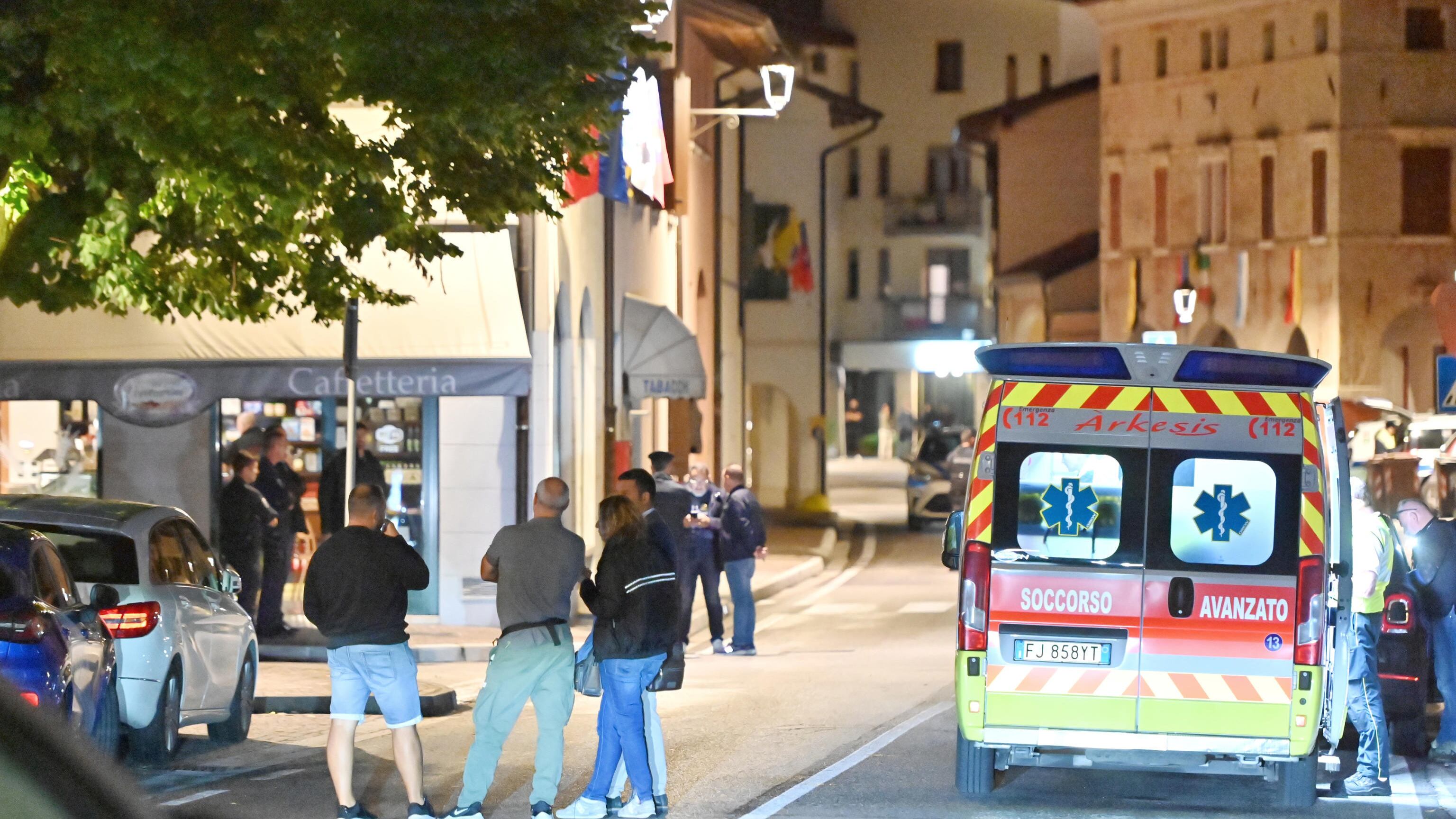 Pordenone, ex militare asserragliato in casa: posta nuovo video e minaccia gesto estremo