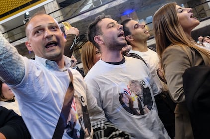 La contestazione dei ribelli contro Conte all'assemblea del M5S 5