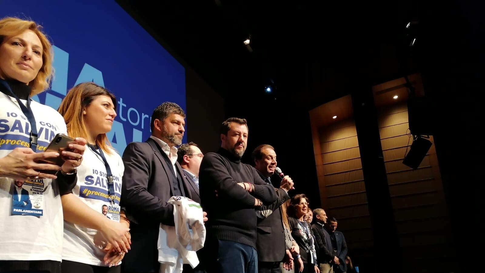 Salvini contro le Sardine: "Chi vuole cambiare decreti sicurezza è contro la lotta alla mafia"