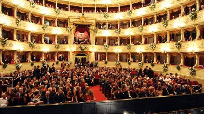 "Mozart è troppo osé". E i prof non portano le scolaresche