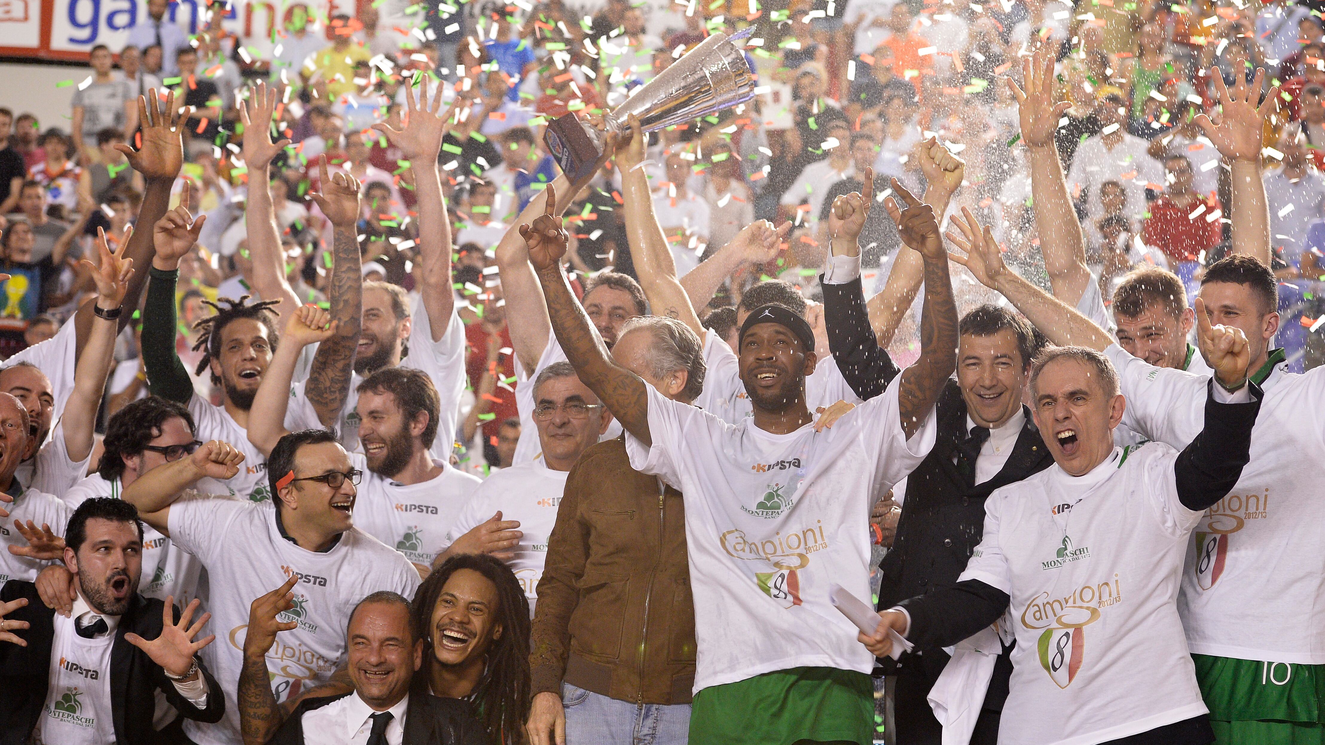 Siena dal fallimento alla gogna sportiva. Cancellati 2 scudetti