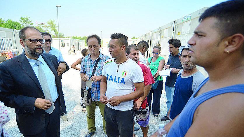 Ora anche i nomadi criticano il Comune