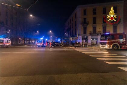 Pauroso incidente stradale tra due auto in viale Bligny, a Milano 9