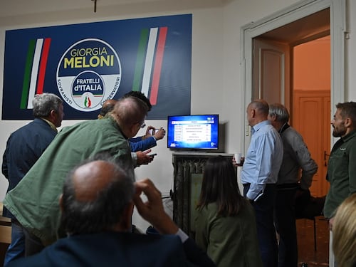 Quel monito della Meloni ai suoi: "Limitate la vita mondana"