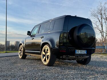 Land Rover Defender sei cilindri diesel: tutte le foto 14