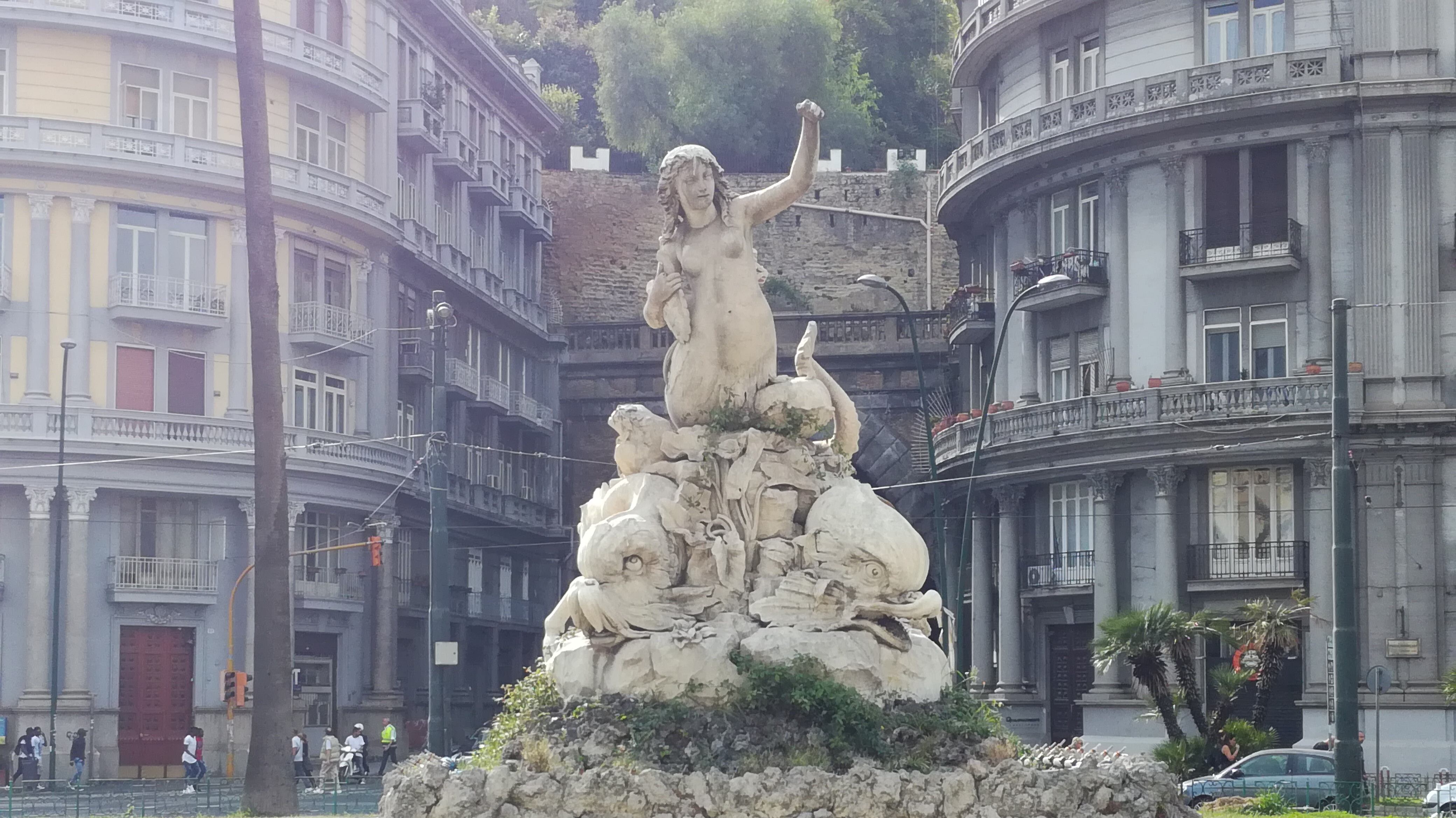 Sulle tracce della Napoli più vera. A partire dall'antico mito di Partenope