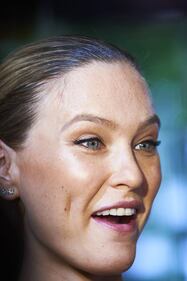 Bar Refaeli, gravidanza al sole 26