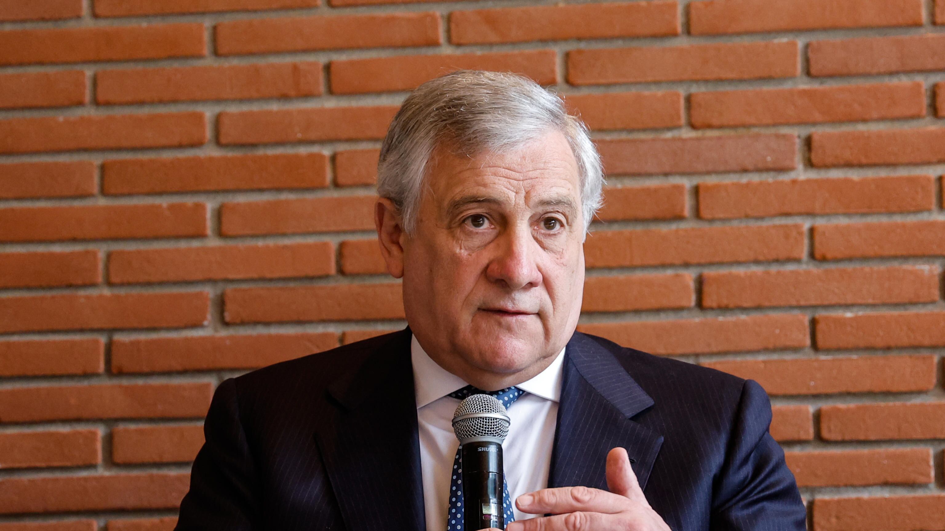 Tajani: "Basta con le polemiche. La Liberazione è patrimonio di tutti gli italiani"