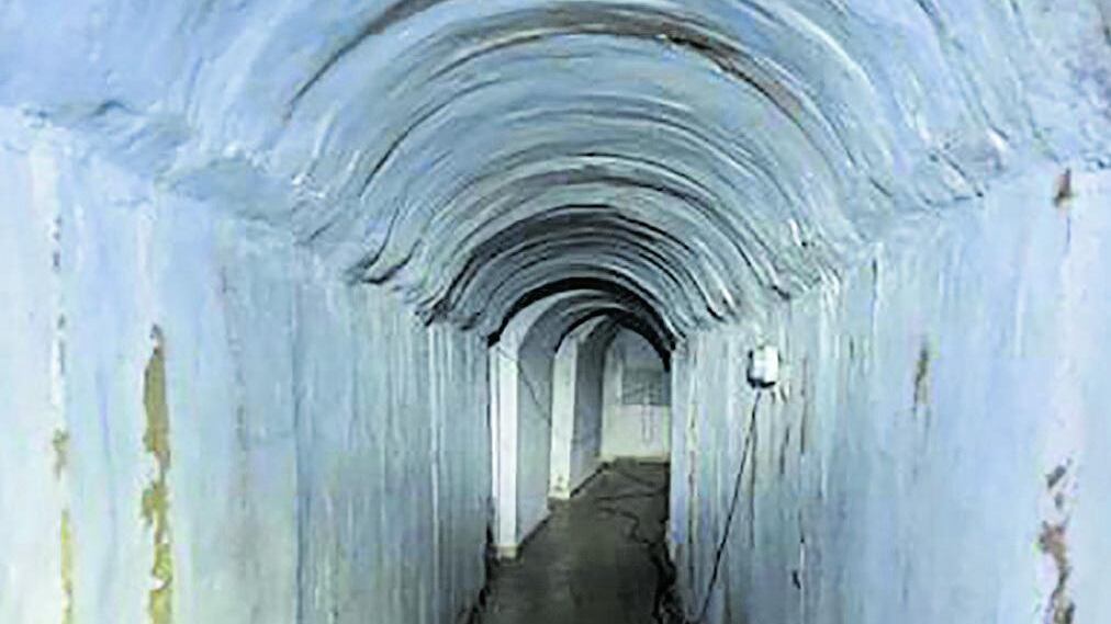 Nel tunnel di Hamas le tracce di 20 ostaggi e puzzle per indottrinare