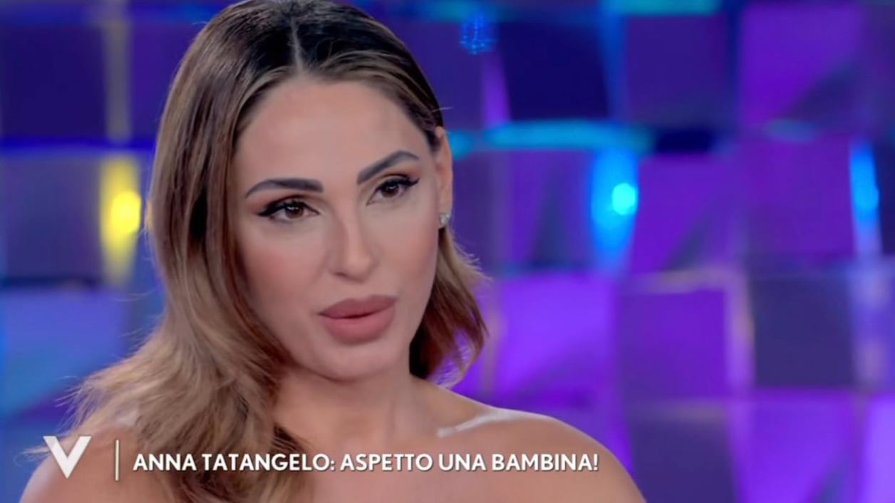 "È un dono". Anna Tatangelo rivela il sesso del suo secondo figlio a Verissimo