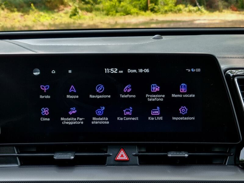 Kia Sportage HEV gallery: guarda le foto della prova su strada 20