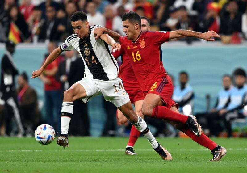 Jamal Musiala in azione contro la Spagna a Qatar 2022