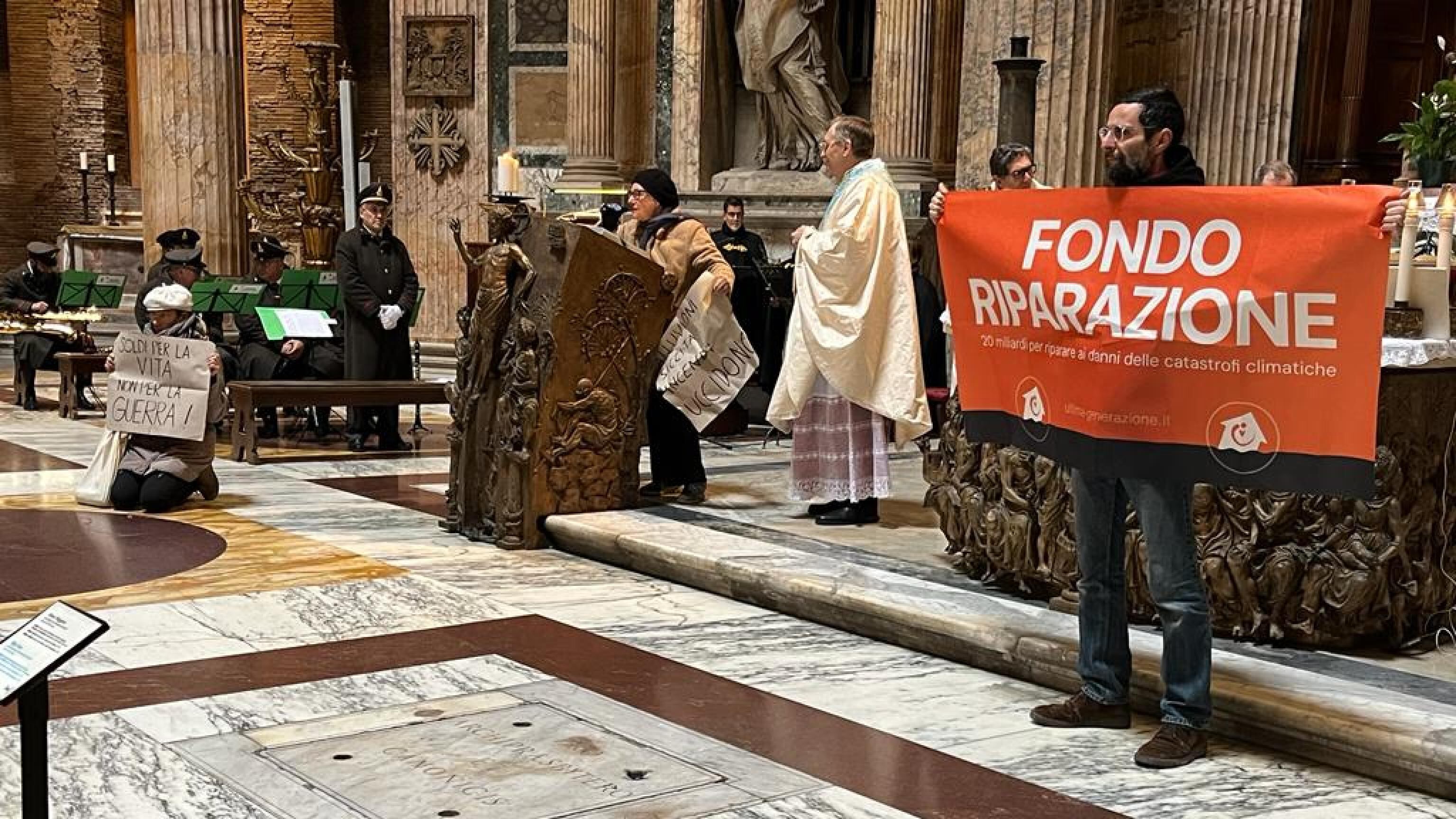 Un'altra messa interrotta: gli ecoteppisti al Pantheon