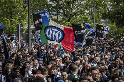 Milano si colora di nerazzurro: le immagini più bella della festa dell'Inter 1