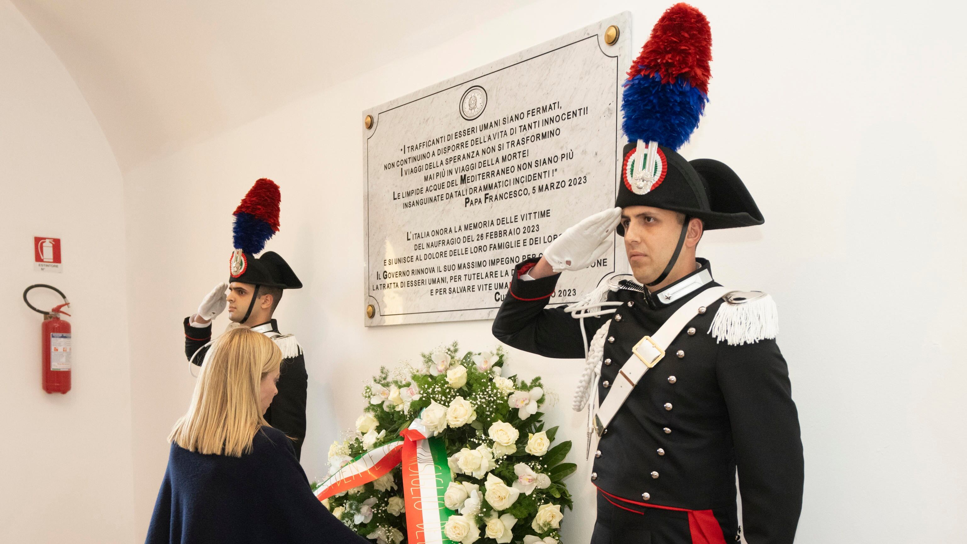 Non solo la pietà, per fermare le stragi in mare serve la forza