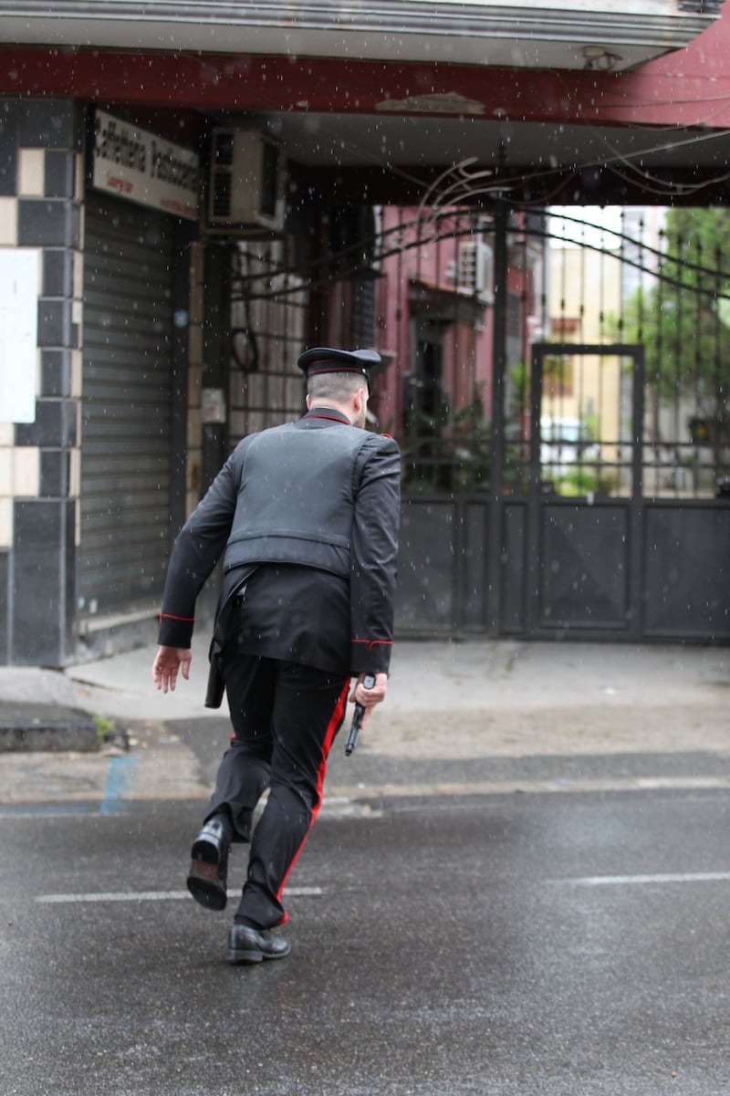 Disabile uccide la madre e si barrica in casa: la cattura 5